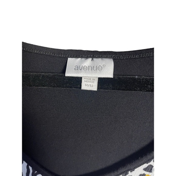 AVENUE Women;s Top Size 30/32 Black Animal Print Cap Sleeves Cute - Picture 6 of 6